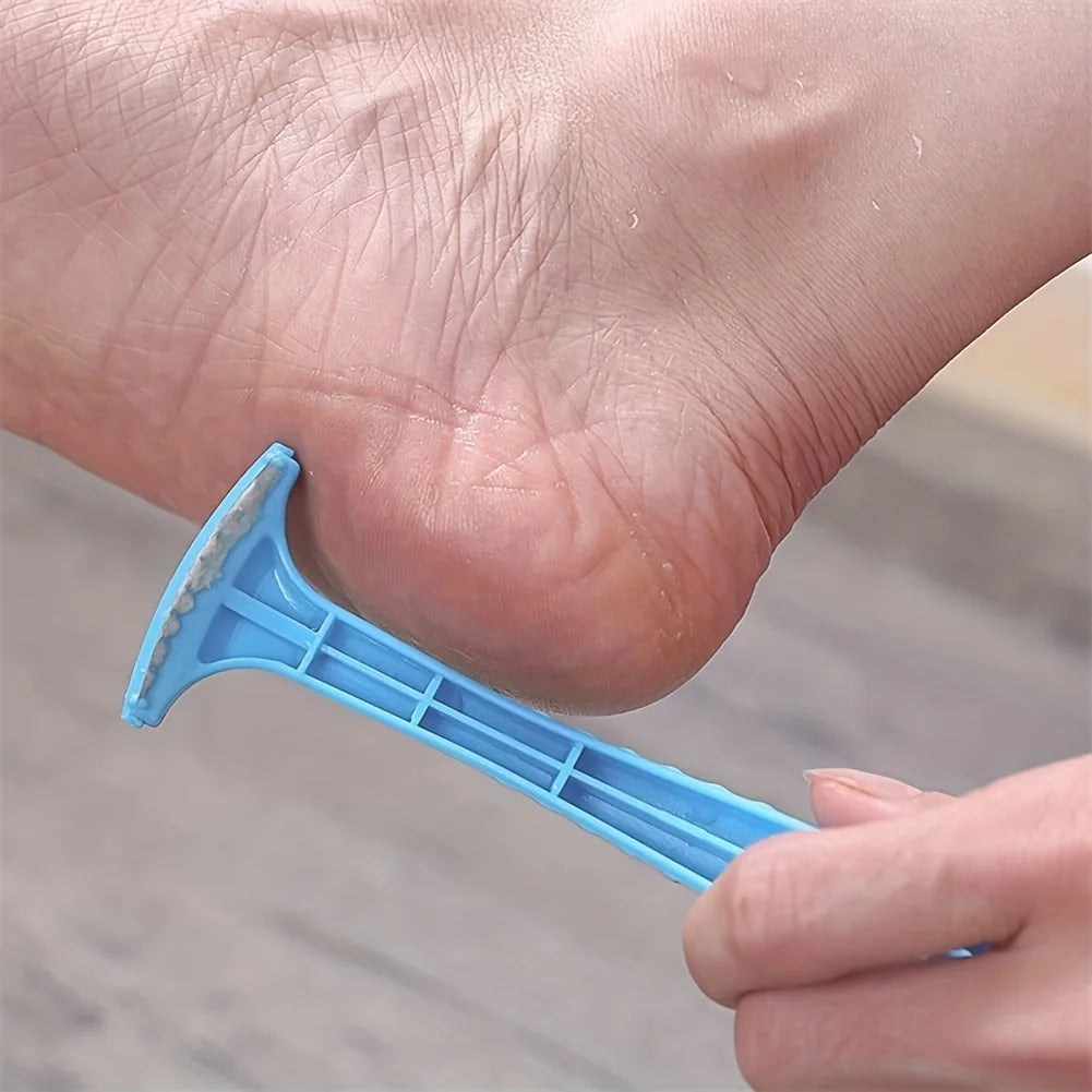 1 peça removedor de calos do calcanhar, ferramenta para remoção de pele morta dos pés, raspador de pedicure portátil em plástico para cuidados com os pés.